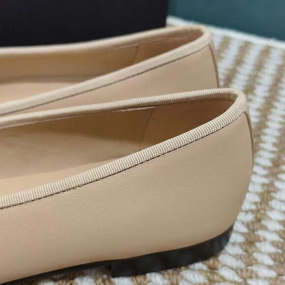 CHANEL Two-Tone Beige and Black Loafers authentic - Picture 3 of 5